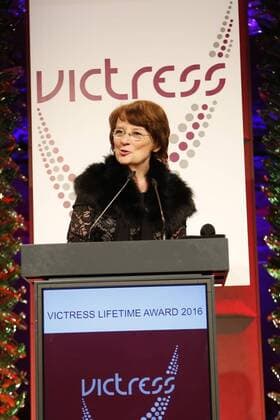 Dagmar Reim (Preistraegerin Lifetime Achievement Award) bei der Verleihung VICTRESS Award 2016 im Hotel Titanic Chausseestr. Berlin.
