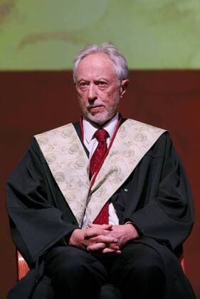 South African Literature Nobel Prize John Maxwell Coetzee receives the honorary doctorate of the Ibero American University in Mexico City, Mexico, 5 April 2016. EFE Jose Mendez LITERATURE NOBEL PRIZE MAXWELL COETZEE RECEIVES THE HONORARY DOCTORATE IN MEXICO !ACHTUNG: NUR REDAKTIONELLE NUTZUNG!  CDM002 20160405-635954906019340613