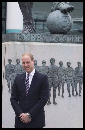 . 06 04 2016. London, United Kingdom. The Duke of Cambridge arriving for a lunch to mark his 10th Anniversary as President of the English Football Association at the booby Moore statue at Wembley Stadium in London.  xStephenxLockx xi-Imagesx IIM-12353-0007