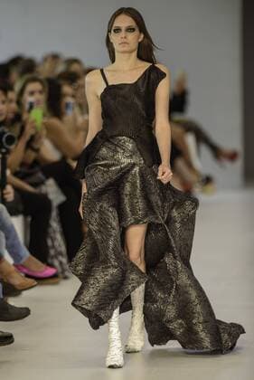 BELO HORIZONTE, MG - 04 06 2016: MINAS SPRING SUMMER TREND - Model during the parade of Grife Lino Villaventura during Minas Trend Spring Summer 2016.  Mour?oxPanda