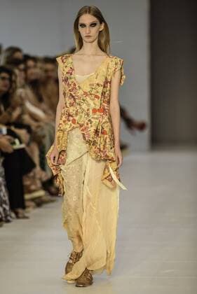 BELO HORIZONTE, MG - 04 06 2016: MINAS SPRING SUMMER TREND - Model during the parade of Grife Lino Villaventura during Minas Trend Spring Summer 2016.  Mour?oxPanda