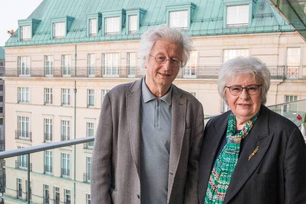 Berliner Akademie der Künste Peter Esterhazy Die Markus-Version Hanser Buchpremiere Gespräch: Sigrid Löffler. in der Berliner Akademie der Künste. am 07.04.2016