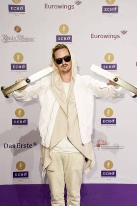Robin Schulz bir den Echos Dance national und bester nationaler Act im Ausland bei der 25. Verleihung des Echo 2016 in der Messe Berlin. Berlin, 07.04.2016 Foto:xFredericx xFuturexImage