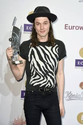 James Bay mit dem Echo für den Newcomer des Jahres international bei der 25. Verleihung des Echo 2016 in der Messe Berlin. Berlin, 07.04.2016 Foto:xFredericx xFuturexImage