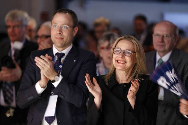 08.04.2016, Berlin, Deutschland, GER, 40. Landesparteitag der CDU Berlin. Berlins Innensenator Frank Henkel ist von der Landes-CDU offiziell zum Spitzenkandidaten für die Abgeordnetenhauswahl im September gekürt worden. Mario Czaja, Cornelia Yzer