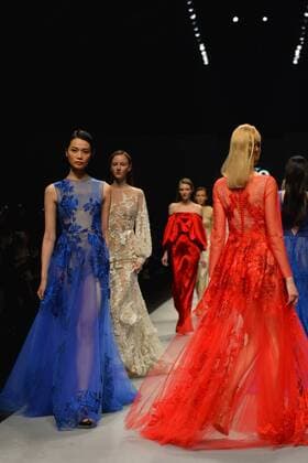 SHANGHAI, April 11, 2016 -- Models present fashion creations of We Couture 2016 Autumn Winter Collection during the Shanghai Fashion Week in Shanghai, east China, April 11, 2016. ) (yxb) CHINA-SHANGHAI-FASHION WEEK (CN) GuoxChangyao 