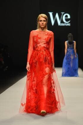 SHANGHAI, April 11, 2016 --Models present fashion creations of We Couture 2016 Autumn Winter Collection during the Shanghai Fashion Week in Shanghai, east China, April 11, 2016. ) (yxb) CHINA-SHANGHAI-FASHION WEEK (CN) GuoxChangyao 