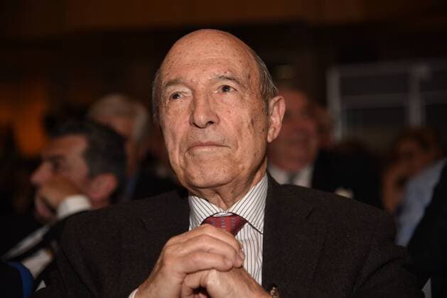 April 12, 2016 - Athens, Greece - Former Prime Minister of Greece Constantinos Simitis at Ekyklos, Circle of Ideas for National Reconstruction, Myths and truths about the Greek Public Debt. Before and after the PSI OSI At the Karatzas Auditorium of the National Bank of Greece, in Athens onTuesday April 12, 2016. Athens Greece  - ZUMAn230