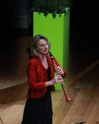 Musikfestival Heidelberger Frühling - Sabine Meyer -- HEIDELBERG, April 12, 2016 -- German classical clarinetist Sabine Meyer performs at the Kongresshaus Stadthalle Heidelberg during the Heidelberger Fruehling festival in Heidelberg, Germany, on April 12, 2016. The Heidelberger Fruehling festival is held from April 2 to April 30. ) (lyi) GERMAN-HEIDELBERG-FRUEHLING FESTIVAL-SABINE MEYER LuoxHuanhuan 