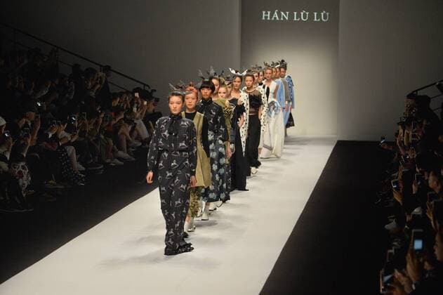 SHANGHAI, April 12, 2016 -- Models present creations by designer Han Lulu during the Shanghai Fashion Week in Shanghai, east China, April 12, 2016. ) (ry) CHINA-SHANGHAI-FASHION WEEK (CN) GuoxChangyao 