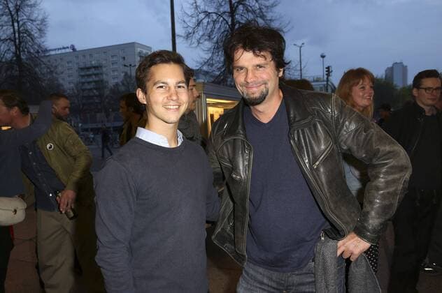 Tim Oliver Schultz und Hans Weingartner bei der Eröffnung des Filmfestivals achtung berlin - new berlin film award mit dem Film Mann im Spagat: Pace, Cowboy, Pace im Kino International. Berlin, 13.04.2016 Foto:xS.xGabschx xFuturexImage