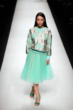 (160415) -- SHANGHAI, April 14, 2016 -- A model presents a creation by the brand Lacava during the Shanghai Fashion Week in Shanghai, east China, April 14, 2016. ) (ry) CHINA-SHANGHAI-FASHION WEEK (CN) ZhuangxYi 