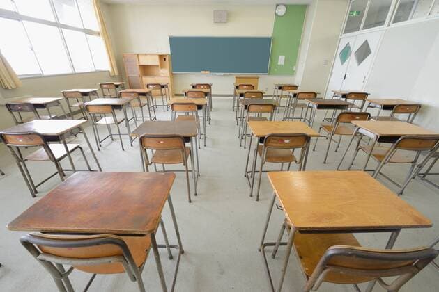 Empty high school classroom  (dlrg000668)