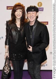 Klaus Meine mit Ehefrau Gabi - Verleihuing des ECHO 2012 in der Hallen der Messe Berlin am 22.03.2012. Echo 2012