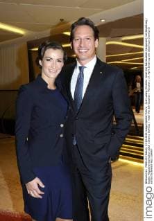 Axel Ludwig (Direktor Hotel Vier Jahreszeiten Kempinski) mit Begleitung Eagles Magazinpräsentation 2016 Charity Golfclub Hotel Vier Jahreszeiten München 17. April 2016