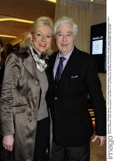 Fritz Scherer mit Ehefrau Claudia Eagles Magazinpräsentation 2016 Charity Golfclub Hotel Vier Jahreszeiten München 17. April 2016