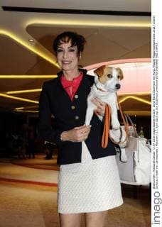 Anna Maria Kaufmann mit Hund Eagles Magazinpräsentation 2016 Charity Golfclub Hotel Vier Jahreszeiten München 17. April 2016