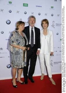 Paul Breitner mit Ehefrau Barbara und Dr. Christa Maar 14. Felix Burda Award Verleihung, Ehrung, Auszeichnung Felix Burda Stiftung BMW-Welt München 17. April 2016