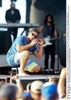 April 17, 2016 - Fort Lauderdale, Florida, United States - Singer Billy Currington performs onstage during the 2016 Tortuga Music Festival - Day 3. Fort Lauderdale United States - ZUMAw109