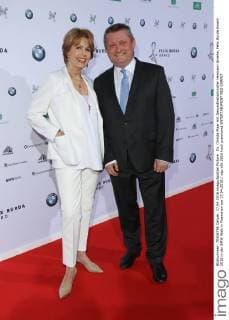 Dr. Christa Maar mit Gesundheitsminister Hermann Groehe, Felix Burda Award 2016 in der BMW Welt in Muenchen am 17.04.2016