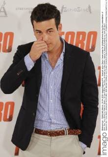 Spanish actor Mario Casas poses for photographers during the presentation of their film Toro (Bull) in Madrid, Spain, 19 April 2016. The film, directed by Kike Maillo, opens in Spanish theatres on next 22 April. Spanish film Toro (Bull) photocall !ACHTUNG: NUR REDAKTIONELLE NUTZUNG!  20160419-635966735862160722