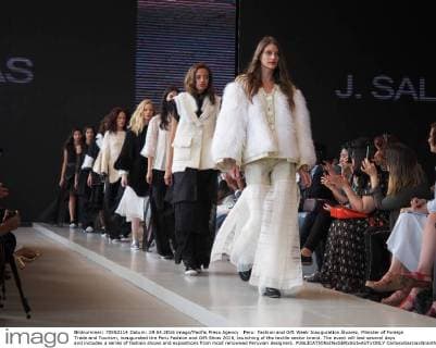 Peru: Fashion and Gift Week Inauguration Álvarez, Minister of Foreign Trade and Tourism, inaugurated the Peru Fashion and Gift Show 2016, launching of the textile sector brand. The event will last several days and includes a series of fashion shows and expositions from most renowned Peruvian designers.  CarlosxGarciaxGranthon
