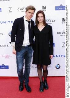 Lukas Sauer mit Begleitung bei der Premiere des Kinofilms Monsieur Chocolat im Delphi Filmpalast. Berlin, 20.04.2016 Foto:xT.xBartillax xFuturexImage