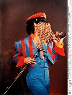 PRINCE ROGERS NELSON - after his plane for was forced to make an emergency landing in Moline, Ill. A rep said had been battling a bad case of the flu. Pictured: Prince perfoms on stage in Ft. Lauderdal, FL 1992. Ft.Launderdale USA - ZUMAf27_