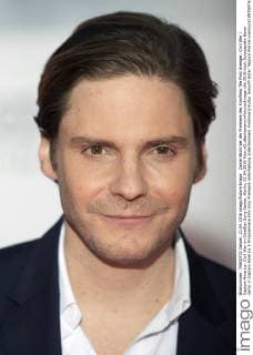 Daniel Brühl bei der Premiere des Kinofilms The First Avenger: Civil War Captain America: Civil War im CineStar Sony Center. Berlin, 21.04.2016 Foto:xD.xBedrosianx xFuturexImage