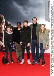 Thomas Heinze mit Jackie Brown und Kindern bei der Premiere des Kinofilms The First Avenger: Civil War Captain America: Civil War im CineStar Sony Center. Berlin, 21.04.2016 Foto:xgbrcix xFuturexImage