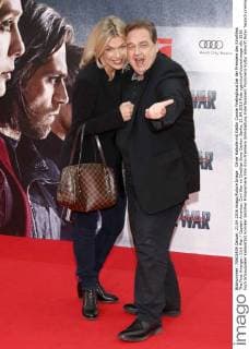 Oliver Kalkofe mit Gattin Connie Frielinghaus bei der Premiere des Kinofilms The First Avenger: Civil War Captain America: Civil War im CineStar Sony Center. Berlin, 21.04.2016 Foto:xgbrcix xFuturexImage