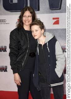 Nina Kronjäger mit Sohn Sam bei der Premiere des Kinofilms The First Avenger: Civil War Captain America: Civil War im CineStar Sony Center. Berlin, 21.04.2016 Foto:xFredericx xFuturexImage