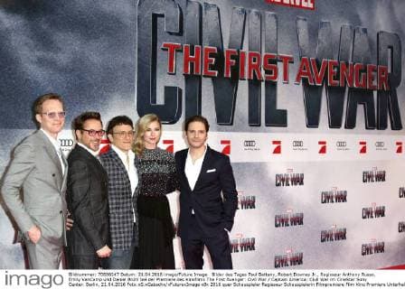 Bilder des Tages Paul Bettany, Robert Downey Jr., Regisseur Anthony Russo, Emily VanCamp und Daniel Brühl bei der Premiere des Kinofilms The First Avenger: Civil War Captain America: Civil War im CineStar Sony Center. Berlin, 21.04.2016 Foto:xS.xGabschx xFuturexImage