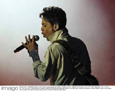 PRINCE live UK. PRINCE performing live at HOP FARM FESTIVAL 2011 in Kent , UK. 3rd July 2011. LMK356-60214-220416 