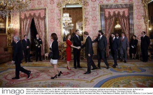 Spanisches Königspaar während Verleihung des Cervantes Preises in Madrid Los reyes de Espana Felipe VI y Letizia ofrecen un almuerzo en honor del premio Cervantes 2015 Fernando del Paso. The kings of Spain offer alunch in honor of the awarded with the prize Miguel de Cervantes 2015, Fernando del Paso, in Real Palace of Madrid, April 22, 2016. Photo by J. Luis Cuesta 261 Cordon Press. Cordon Press  J.xLuisxCuesta