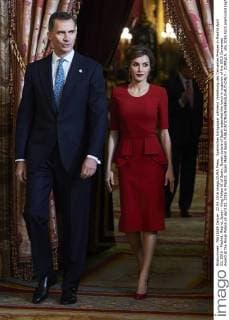 Spanisches Königspaar während Verleihung des Cervantes Preises in Madrid April 22, 2016 - Madrid, Madrid, Spain - King Felipe VI of Spain, Queen Letizia of Spain attended the lunch in ocassion of the 2015 Cervantes Award at the Royal Palace on April 22, 2016 in Madrid, Spain Madrid Spain  - ZUMAg15_