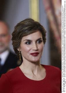 Spanisches Königspaar während Verleihung des Cervantes Preises in Madrid April 22, 2016 - Madrid, Madrid, Spain - Queen Letizia of Spain attended the lunch in ocassion of the 2015 Cervantes Award at the Royal Palace on April 22, 2016 in Madrid, Spain Madrid Spain  - ZUMAg15_