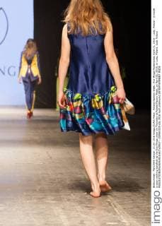 Poland Fashion Week: Eva Minge Modenschau April 21, 2016 - Lodz, Poland - A model is seen walking barefoot at the Eva Minge show on Thursday at Poland Fasion Week, on April 21, 2016, in Lodz, Poland. Lodz Poland  - ZUMAn230
