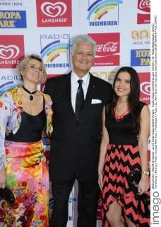 Guido Knopp mit Ehefrau und Tochter 19. Radio Regenbogen Award Verleihung Ehrung Preis Europa-Park Rust Freizeitpark Rust 22. April 2016