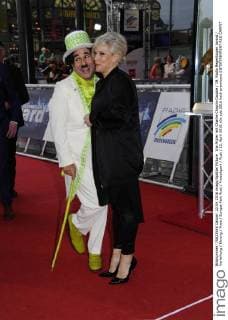 Ina Müller mit Charlie Chaplin-Double 19. Radio Regenbogen Award Verleihung Ehrung Preis Europa-Park Rust Freizeitpark Rust 22. April 2016