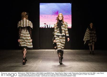 Poland Fashion Week in Lodz: Modenschau Rockmädchen April 22, 2016 - Lodz, Poland - A model walks the runway at the Rockmadchen show during the Poland Fashion Week, in Lodz, Poland, on April 22, 2016. Lodz Poland  - ZUMAn230
