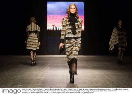 Poland Fashion Week in Lodz: Modenschau Rockmädchen April 22, 2016 - Lodz, Poland - A model walks the runway at the Rockmadchen show during the Poland Fashion Week, in Lodz, Poland, on April 22, 2016. Lodz Poland  - ZUMAn230