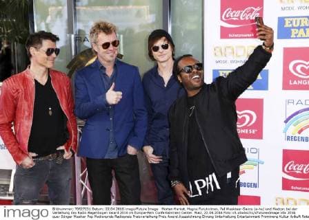 Morten Harket, Magne Furuholmen, Pal Waaktaar-Savoy (a-ha) und Madcon bei der Verleihung des Radio Regenbogen Award 2016 im Europa-Park Confertainment Center. Rust, 22.04.2016 Foto:xS.xGabschx xFuturexImage