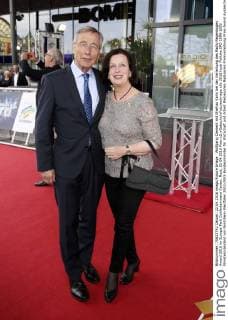 Wolfgang Clement mit Ehefrau Karin bei der Verleihung des Radio Regenbogen Award 2016 im Europa-Park Confertainment Center. Rust, 22.04.2016 Foto:xS.xGabschx xFuturexImage