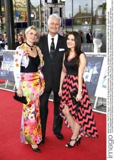 Guido Knopp mit Ehefrau Gabriella Knopp und Tochter bei der Verleihung des Radio Regenbogen Award 2016 im Europa-Park Confertainment Center. Rust, 22.04.2016 Foto:xS.xGabschx xFuturexImage