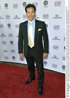 Peter Kwong bei der Eröffnung des 32. Los Angeles Asian Pacific Film Festivals mit der Premiere von The Tiger Hunter im Aratani Theatre im Japanese American Cultural & Community Center. Los Angeles, 21.04.2016 Foto:xD.xStarbuckx xFuturexImage