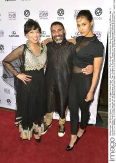 Sonal Shah, Actor Parvesh Cheena und Janina Gavankar bei der Eröffnung des 32. Los Angeles Asian Pacific Film Festivals mit der Premiere von The Tiger Hunter im Aratani Theatre im Japanese American Cultural & Community Center. Los Angeles, 21.04.2016 Foto:xD.xStarbuckx xFuturexImage