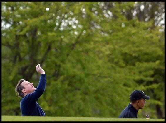Bilder des Tages . 23 04 2016. London, United Kingdom. David Cameron and President Obama playing golf. The British Prime Minister David Cameron and the President of the United States President Obama playing golf at the Grove Golf Club.  xAndrewxParsonsx xi-Imagesx IIM-12491-0004
