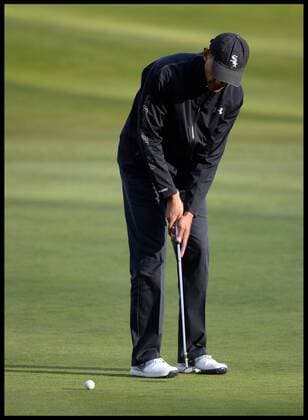 Bilder des Tages . 23 04 2016. London, United Kingdom. David Cameron and President Obama playing golf. The British Prime Minister David Cameron playing golf against the President of the United States, President Obama at golf at the Grove Golf Club.  xAndrewxParsonsx xi-Imagesx IIM-12491-0040