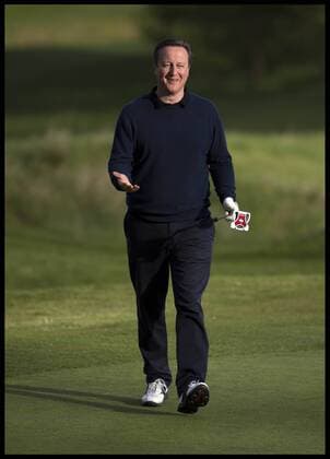 . 23 04 2016. London, United Kingdom. David Cameron and President Obama playing golf. The British Prime Minister David Cameron playing golf against the President of the United States, President Obama at golf at the Grove Golf Club.  xAndrewxParsonsx xi-Imagesx IIM-12491-0042